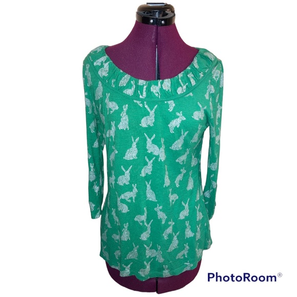 Anthropologie Tops - Anthropologie 3/4 sleeve top. Green with silver bunnies. Size small